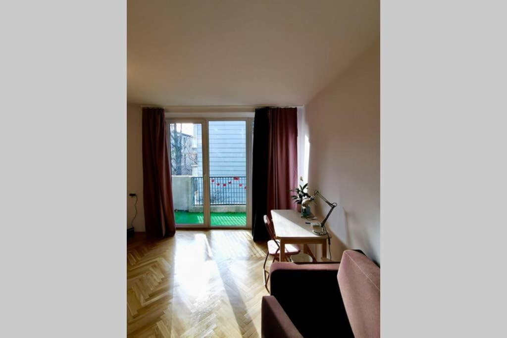 Sunshine Parkside Hideaway - 3 Bedroom - By Upstairs Cracovia Exterior foto